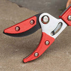 Long-Reach Hand Pruner with Rotating Adjustable Grip