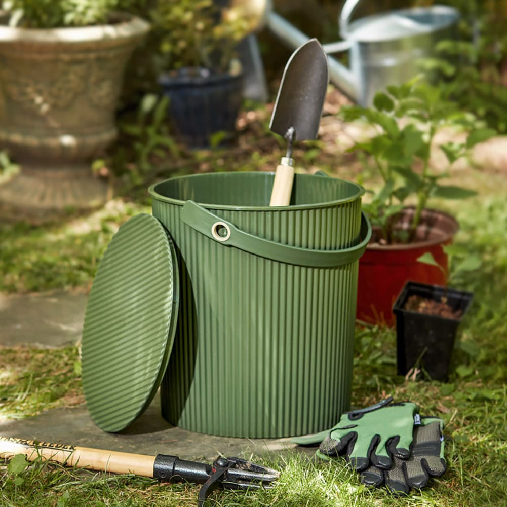 Modern Japanese Garden Bucket