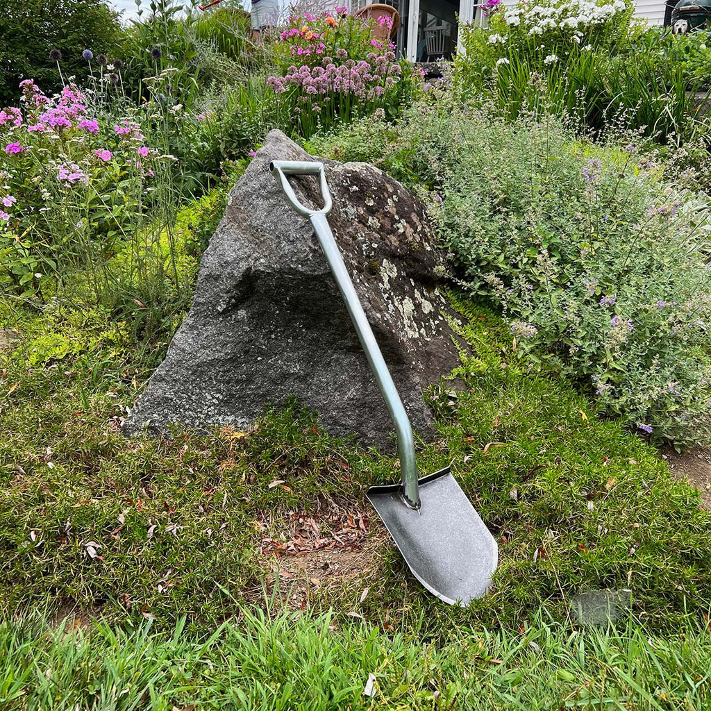 Pointed Shovel with Heat-Treated Alloy Steel Blade