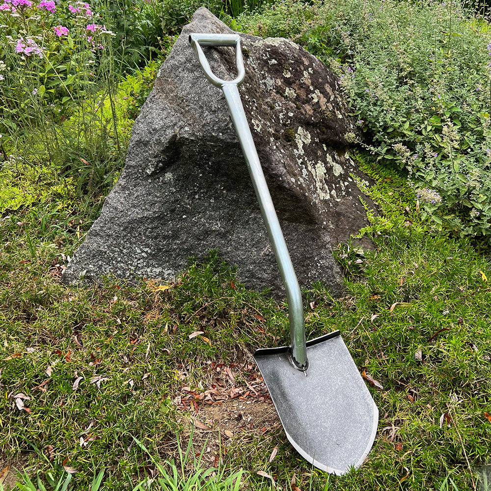 Pointed Shovel with Heat-Treated Alloy Steel Blade